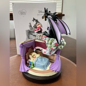 Disney Showcase Collection/Precious Moments True Love Conquers All Music Box